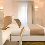 Mistral Hotel 3*
